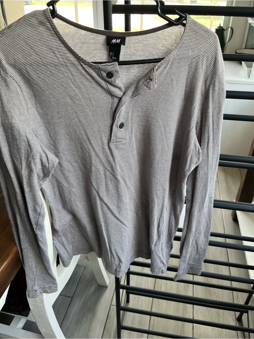 H&M Men's Long-Sleeve Striped Henley Shirt in Light Gray and White